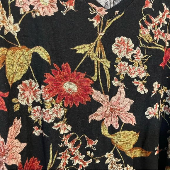 WELL WORN Ladies' V-Neck Long Sleeve knit sweater top bold floral size Large - Picture 2 of 5